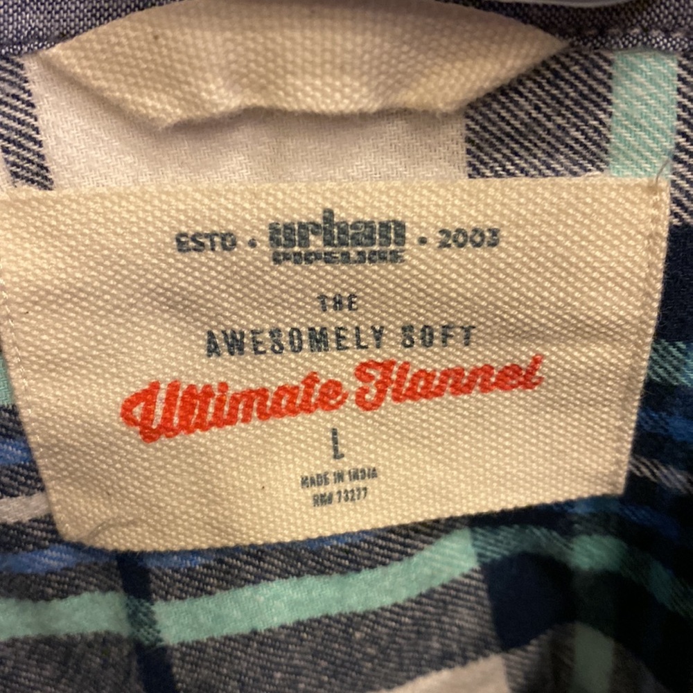 Mens L button down - Picture 2 of 3